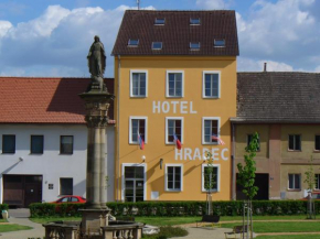  Hotel Hradec  Млазовице